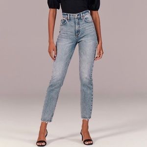 NWOT A&F The Skinny High Rise Curve Love Acid Wash Jeans 8 R / 29